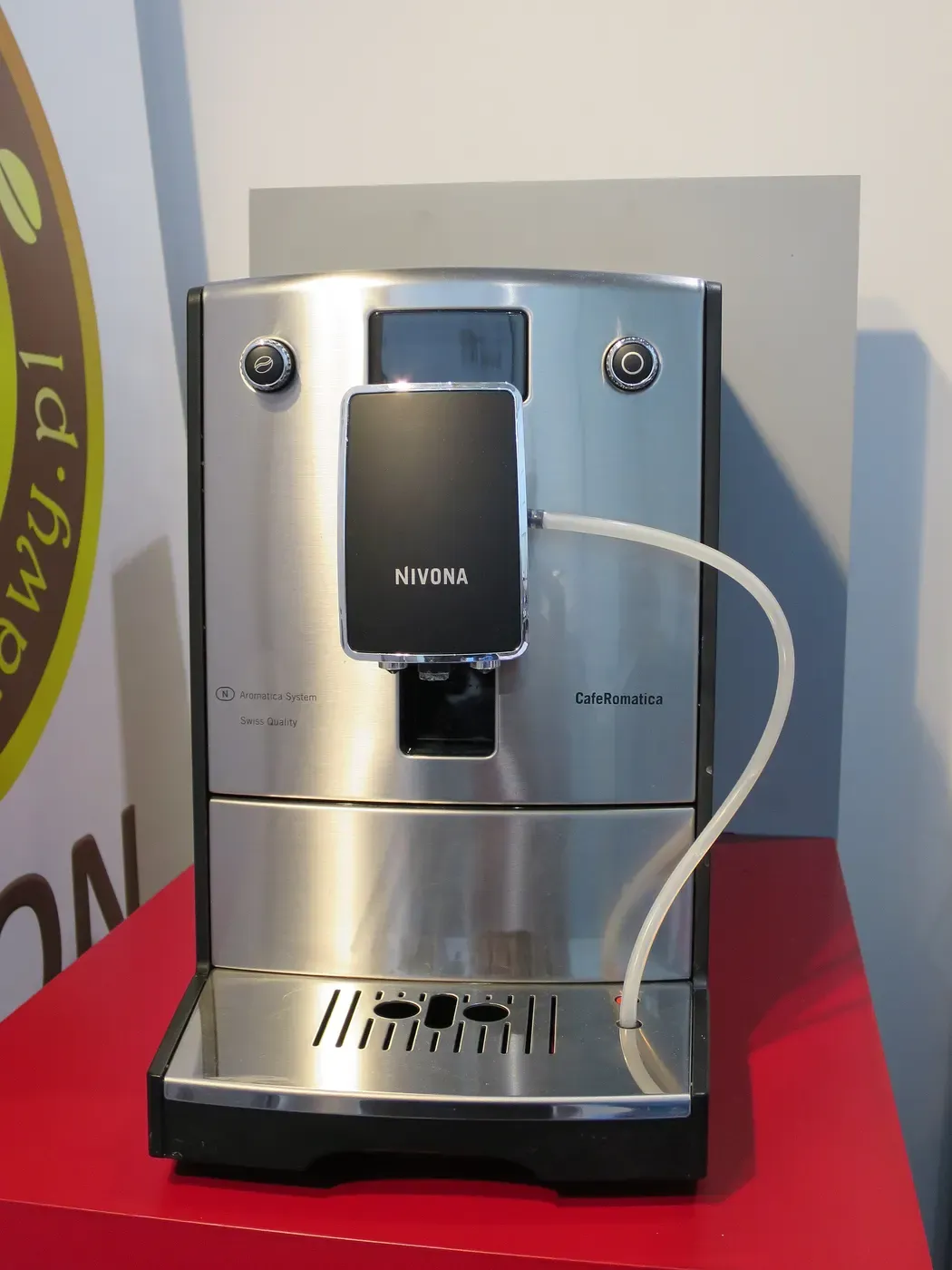 Nivona CafeRomatica Kaffeevollautomat in Edelstahl mit Milchschlauch